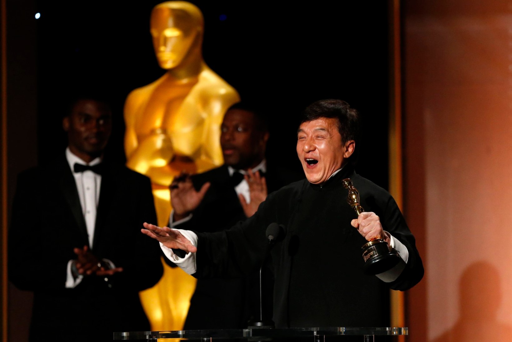 Jackie Chan pälvis elutöö Oscari