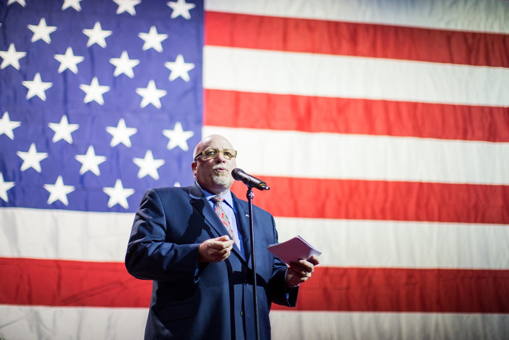 REPORTAAŽ USA SAATKONNA VALIMISPEOLT: Ameerika lipu taustal valiti jänkidele uus president