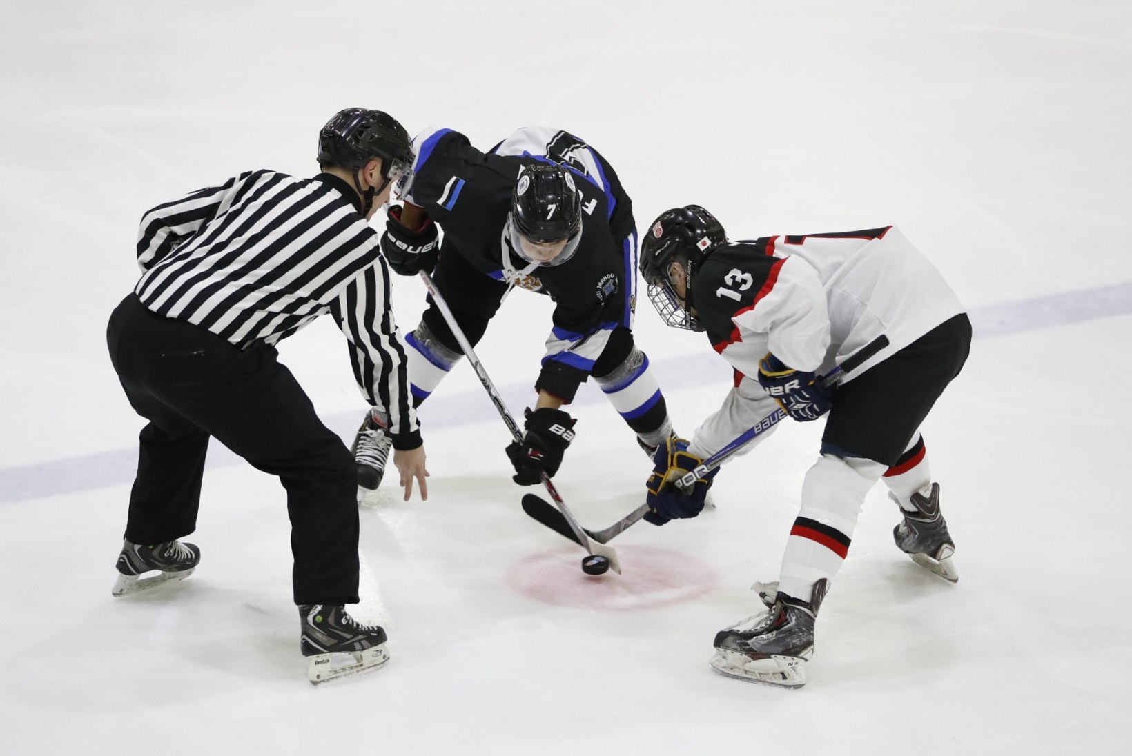 GALERII | Eesti jäähokinoored koduse MM-turniiri avamängus Jaapanile vastu ei saanud