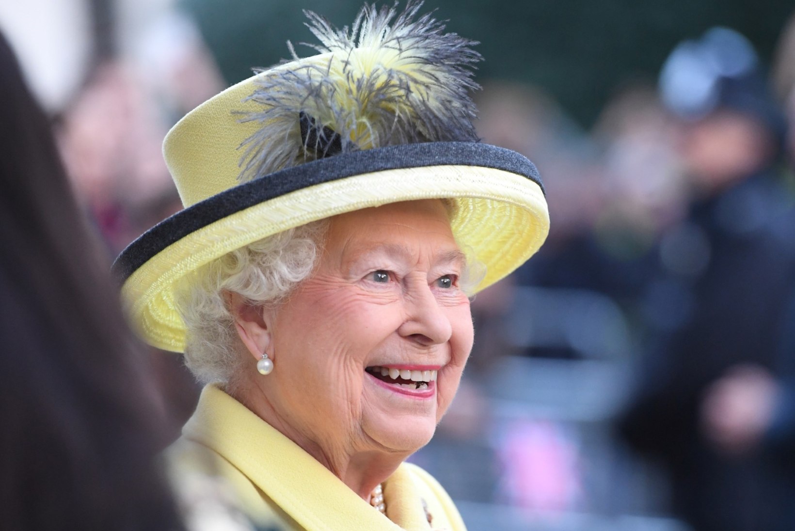 KUNINGANNA ON HAIGE: Elizabeth II loobus traditsioonilisest jõulupuhkusest perega