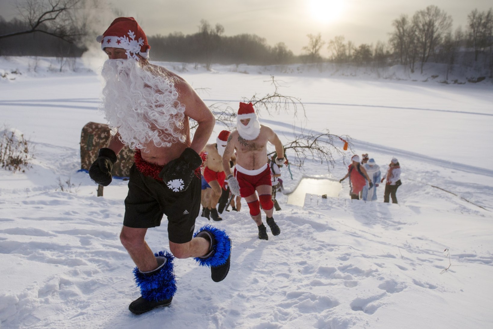 GALERII | Siberi pühad: Novosibirski taliujujad tähistavad sportlikult ja paljalt