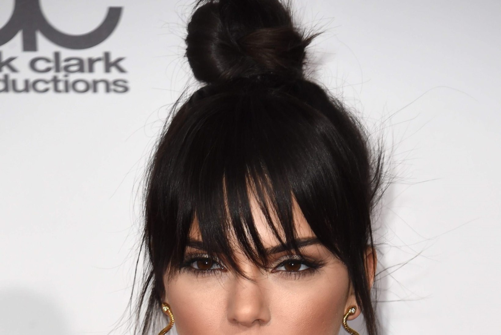 Kardashiani poolõde jageleb kosmeetikafirmaga
