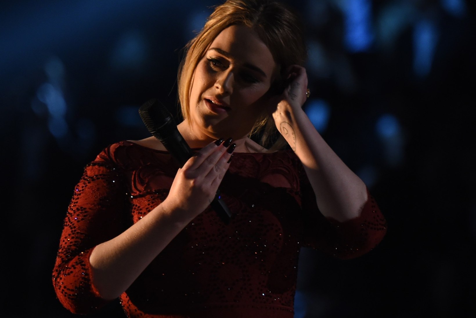 Miks Adele Grammyde jagamisel nii kehvalt laulis?!
