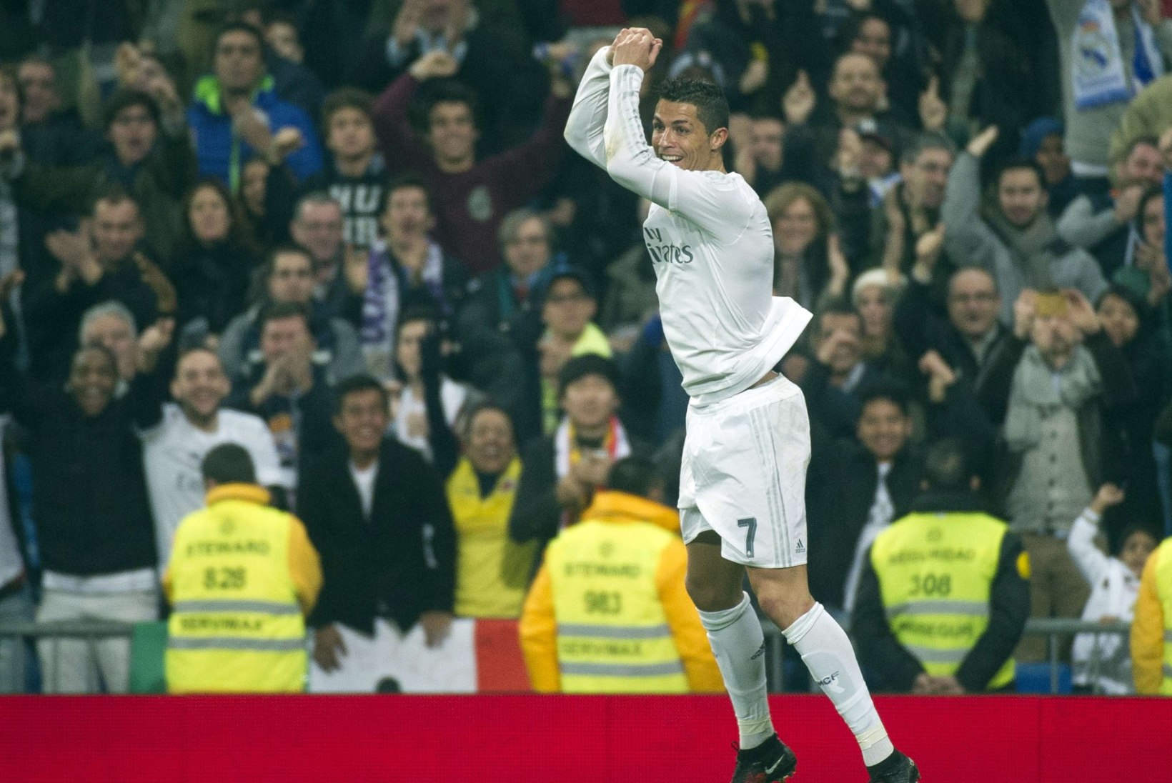 VIDEO | Solvunud Ronaldo jalutas keset pressikonverentsi minema