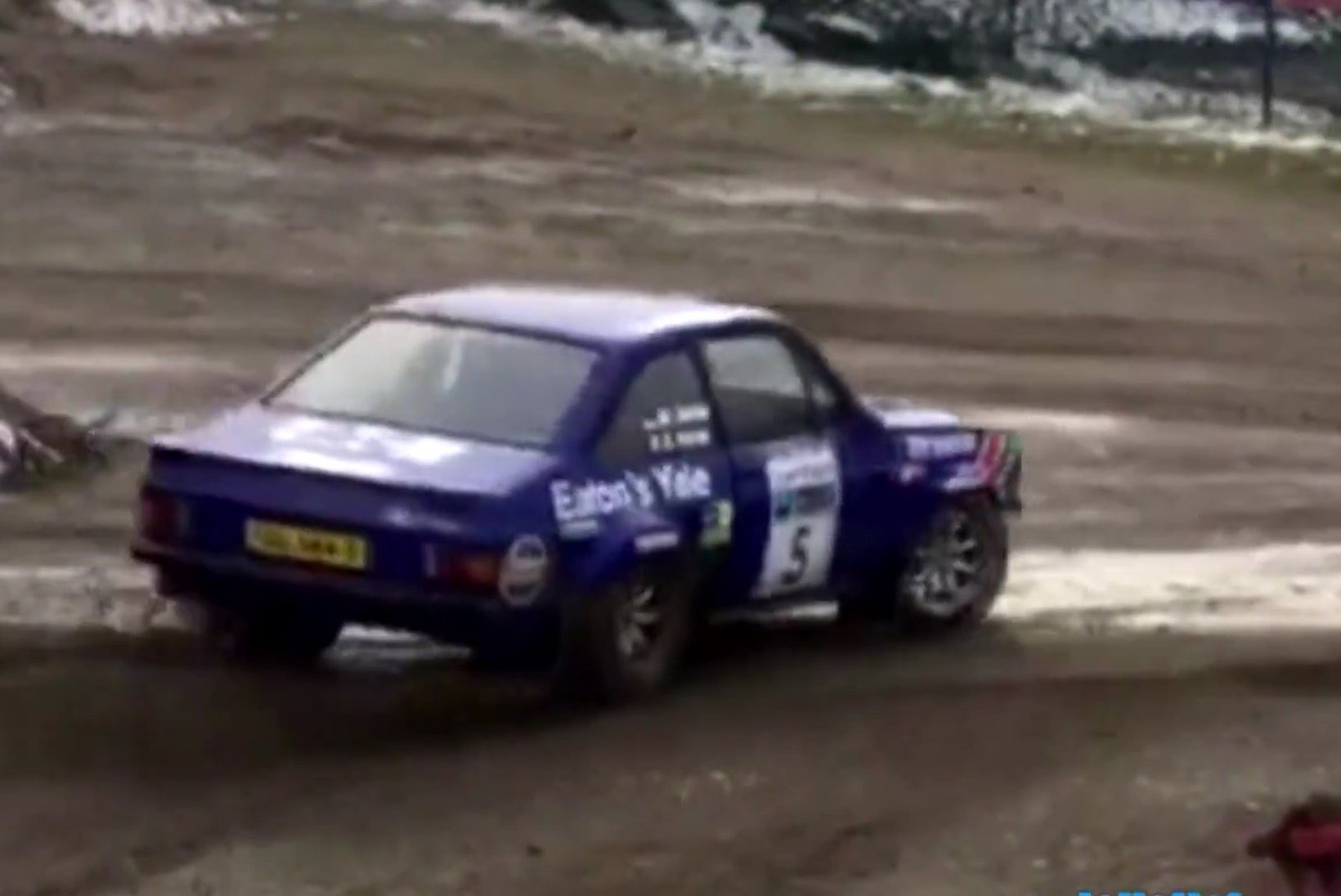 VIDEO | Rallilegendi Markko Märtini hoogsad poognad ajaloolise Ford Escorti mudeliga