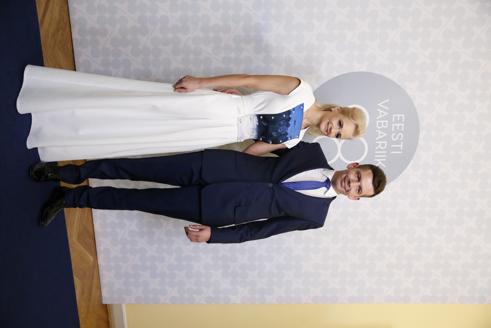 Siret Kotka kannab Jüri Arraku maaliga kleiti!