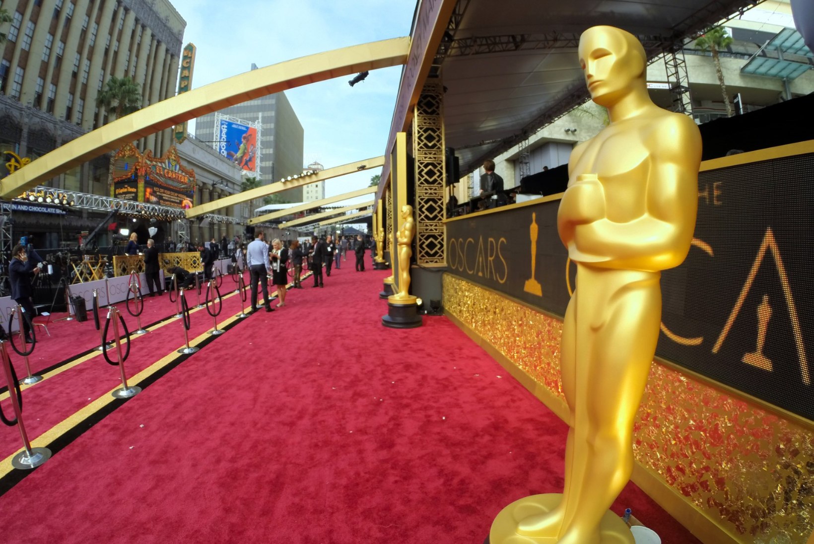 PILTUUDIS | Punane vaip ootab esimesi Oscari-galale saabujaid