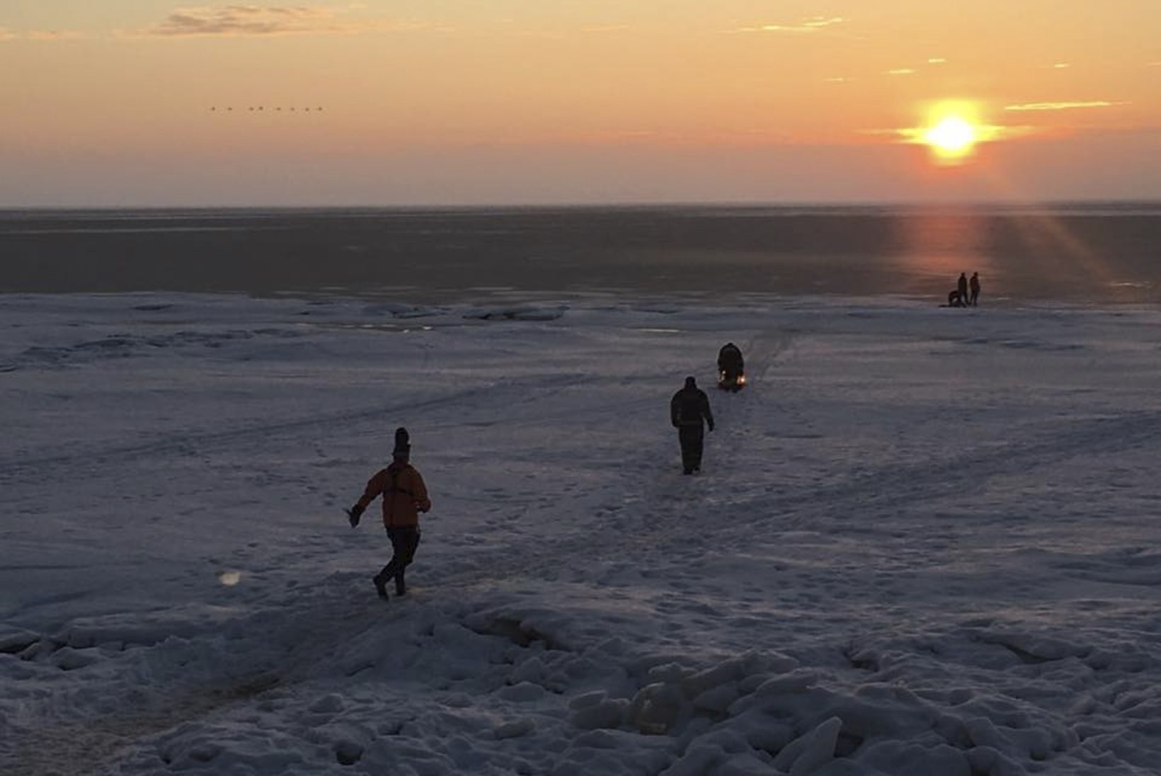 Jää on õrn, aga kalamehed trügivad merele