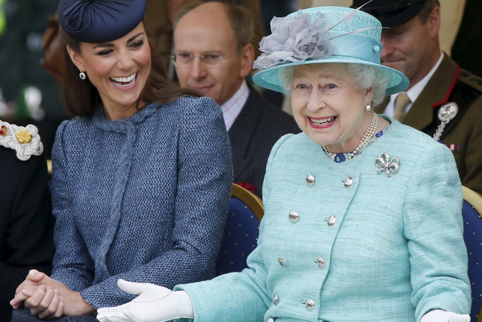 Mida kinkis hertsoginna Catherine kuninganna Elizabethile sünnipäevaks?
