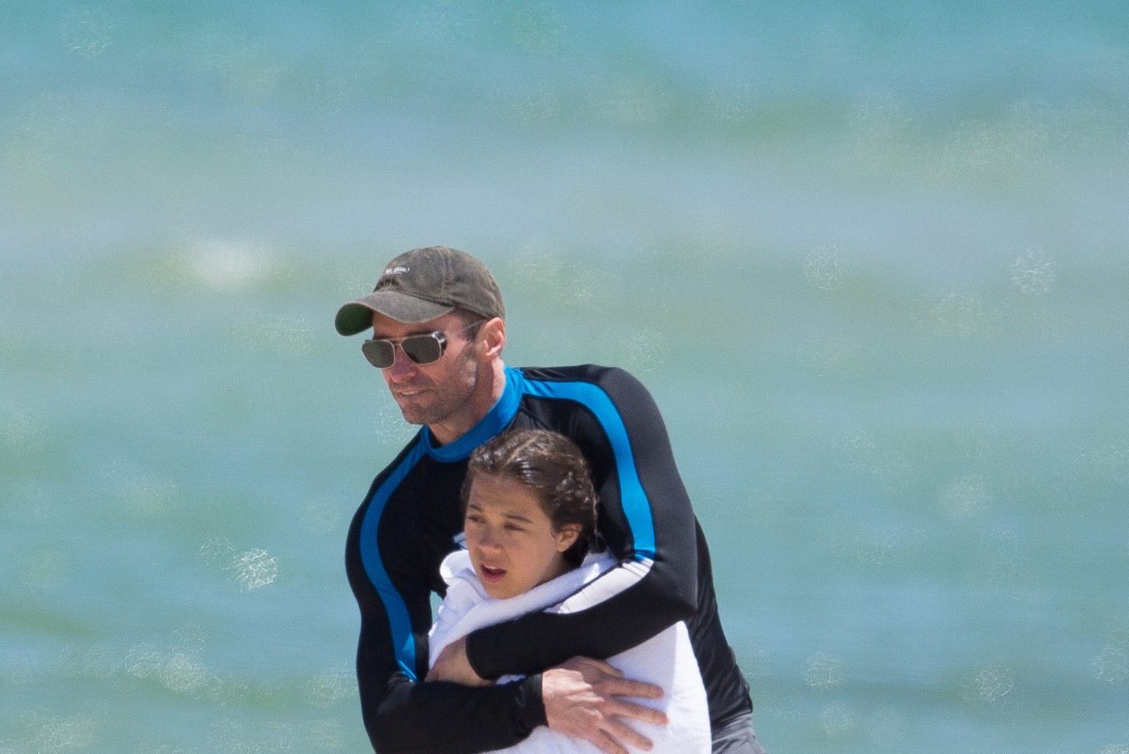 Filmistaar Hugh Jackman päästis enda lapsed ja võõra mehe uppumissurmast