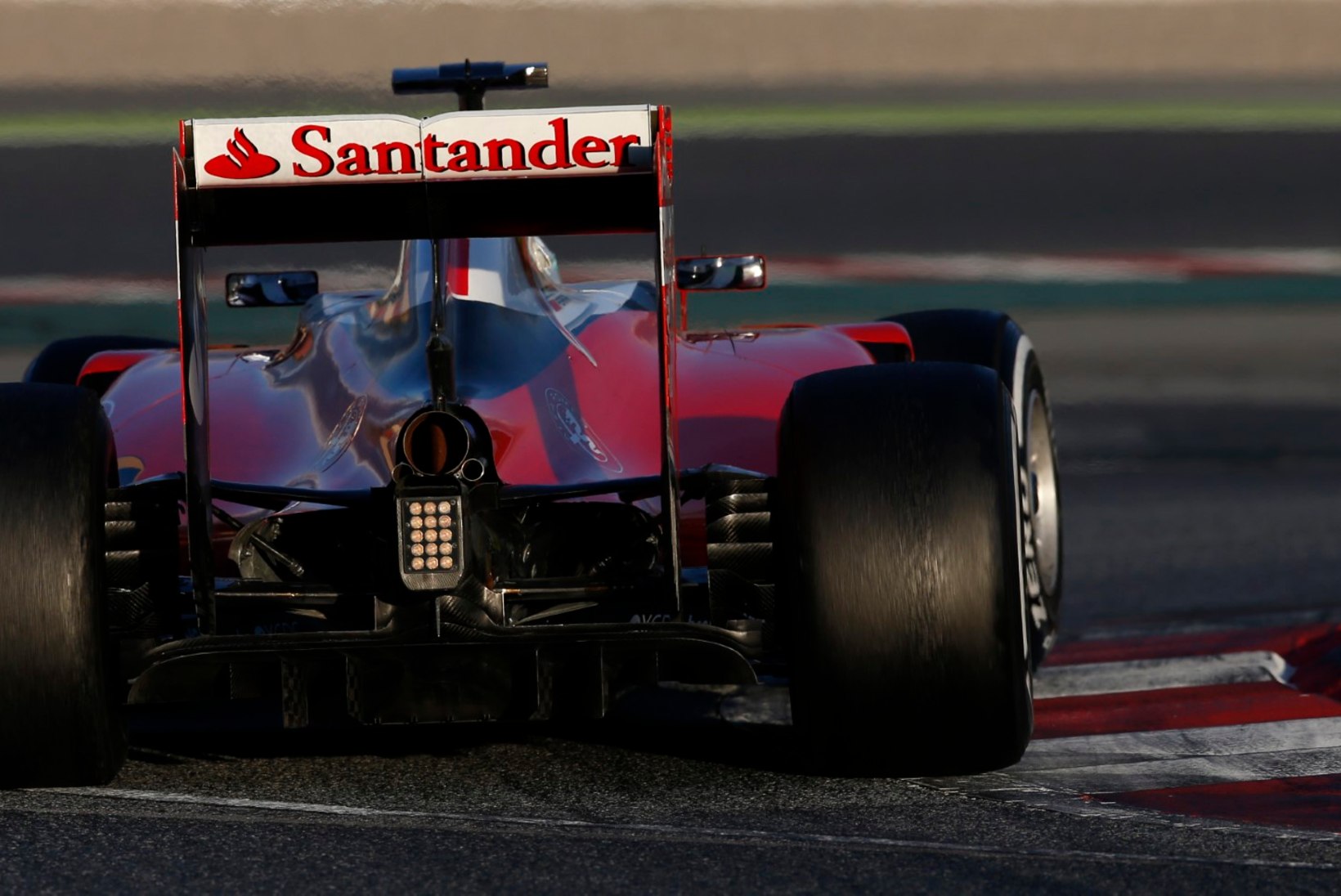FOTO | Ferrari kruttis testil vormelile tulevikutehnika, mis peaks surmaõnnetused F1-sarjast elimineerima