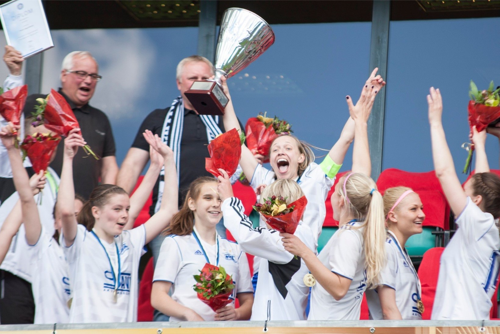 FOTO | Pärnu naiskonna legendaarne ründaja tähistas superkarika toonud väravat kui Cristiano Ronaldo
