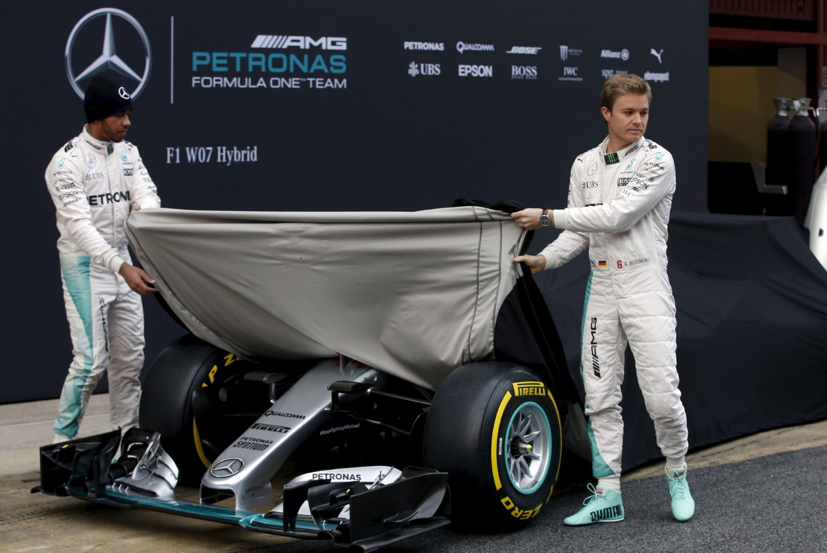 Taktikamäng läks käima! Hamilton ja Rosberg valisid Austraalia GPks erineva rehvitaktika