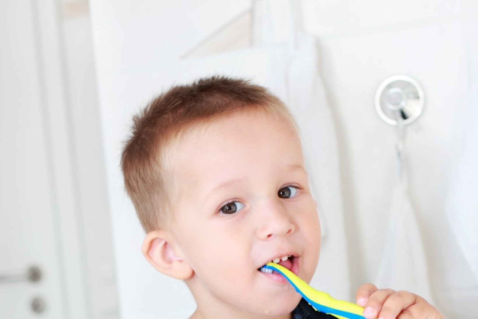 Seitse soovitust, kuidas muuta hambapesu lapse jaoks lõbusamaks