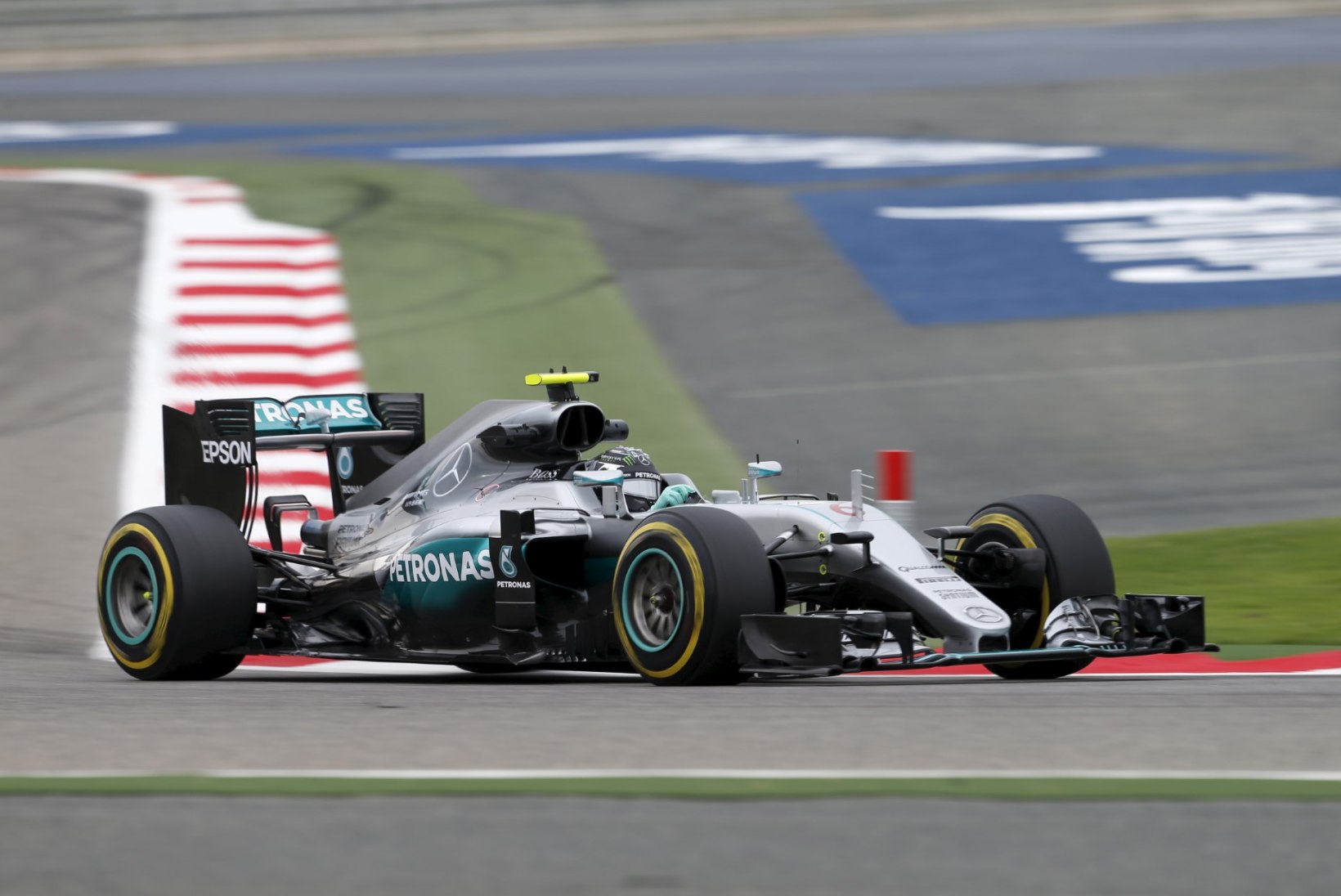 Bahreini GP esimesed kaks vabatreeningut kuulusid Nico Rosbergile