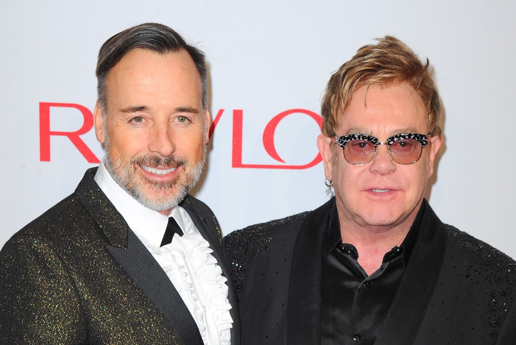 KÕMULEHT: Elton Johni abikaasa pidas armukest ja osales orgial!