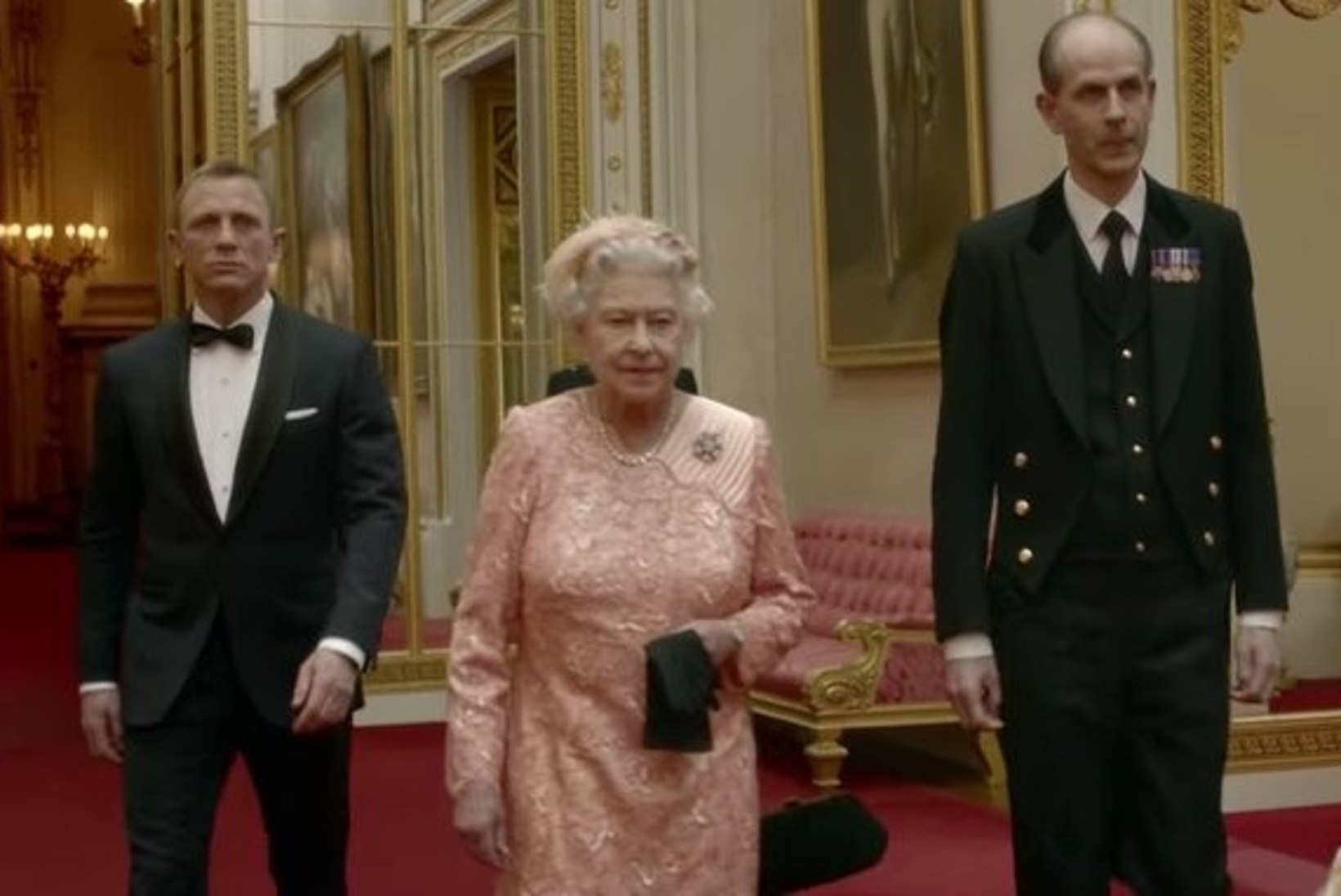 VIDEO | Elizabeth 90! Kuninganna muhe filmiroll koos James Bondiga Londoni olümpial