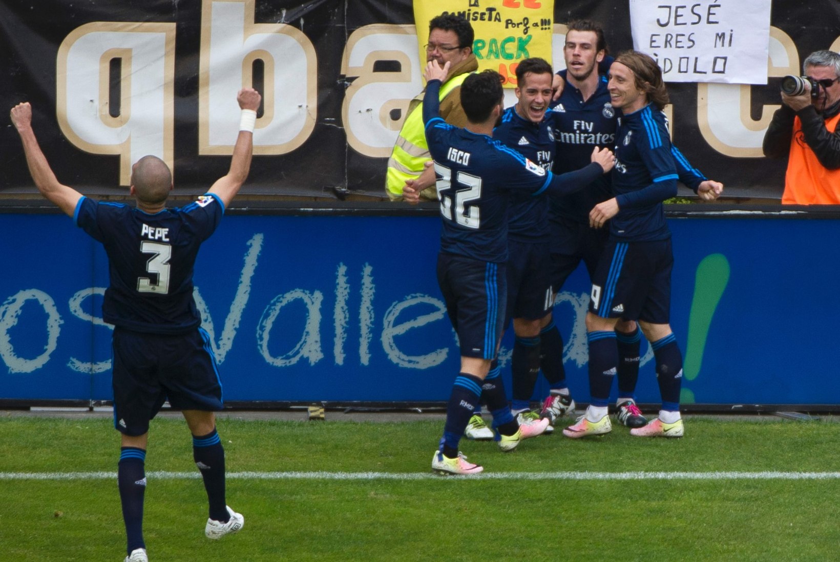 Madridi Real tuli Ronaldota 0:2 kaotusseisust välja ja sai väga vajaliku võidu