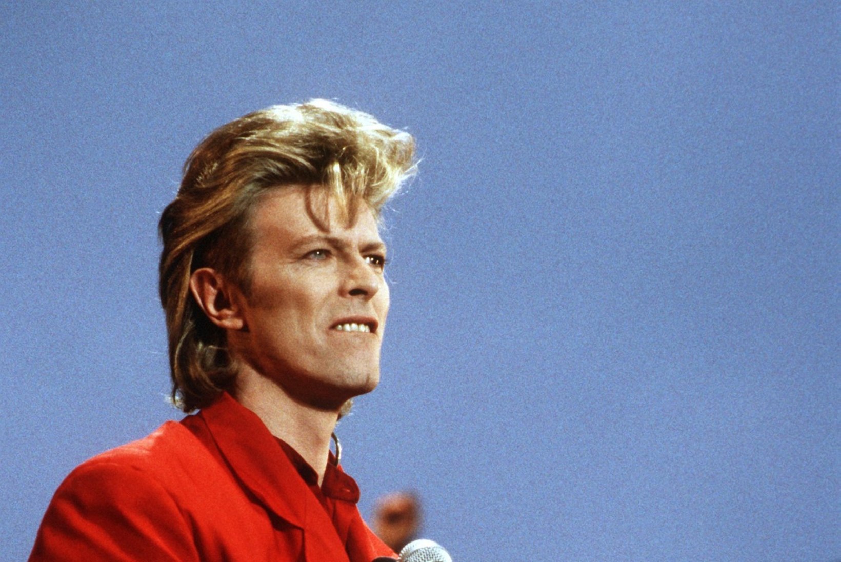 Briti koomik: David Bowie varjas oma haigust kõigi eest