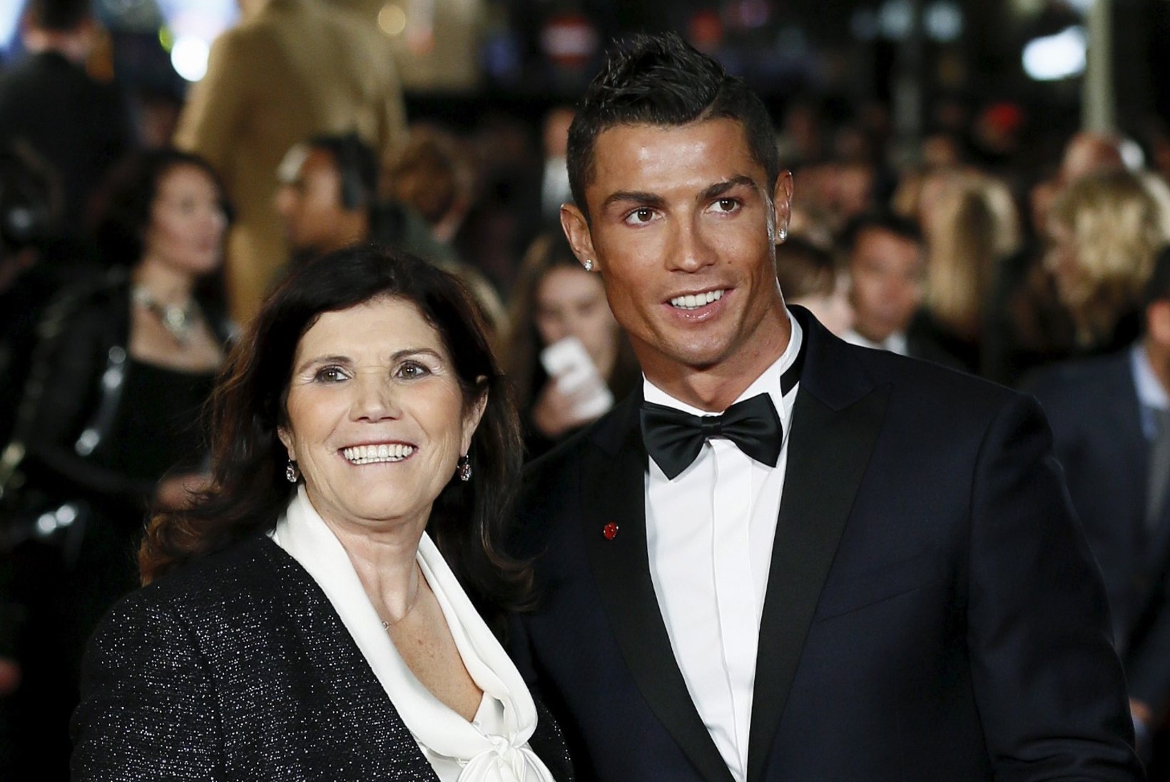 Cristiano Ronaldo ema avaldas, millises klubis näeks ta poja karjääri lõppu kõige meelsamini