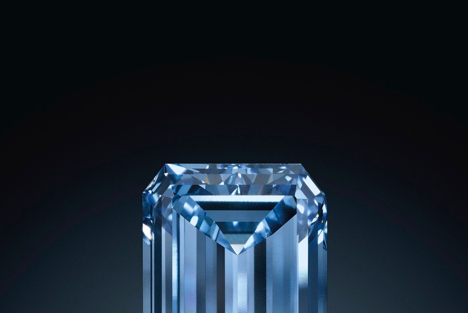 PILTUUDIS | Harukordne sinine teemant müüdi rekordhinnaga
