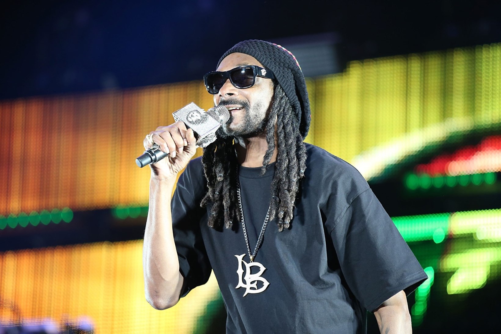 VIDEO | KAE KOSSUÄSSA! Snoop Dogg virutas keskjoonelt korvi nii et silm ka ei pilkunud!