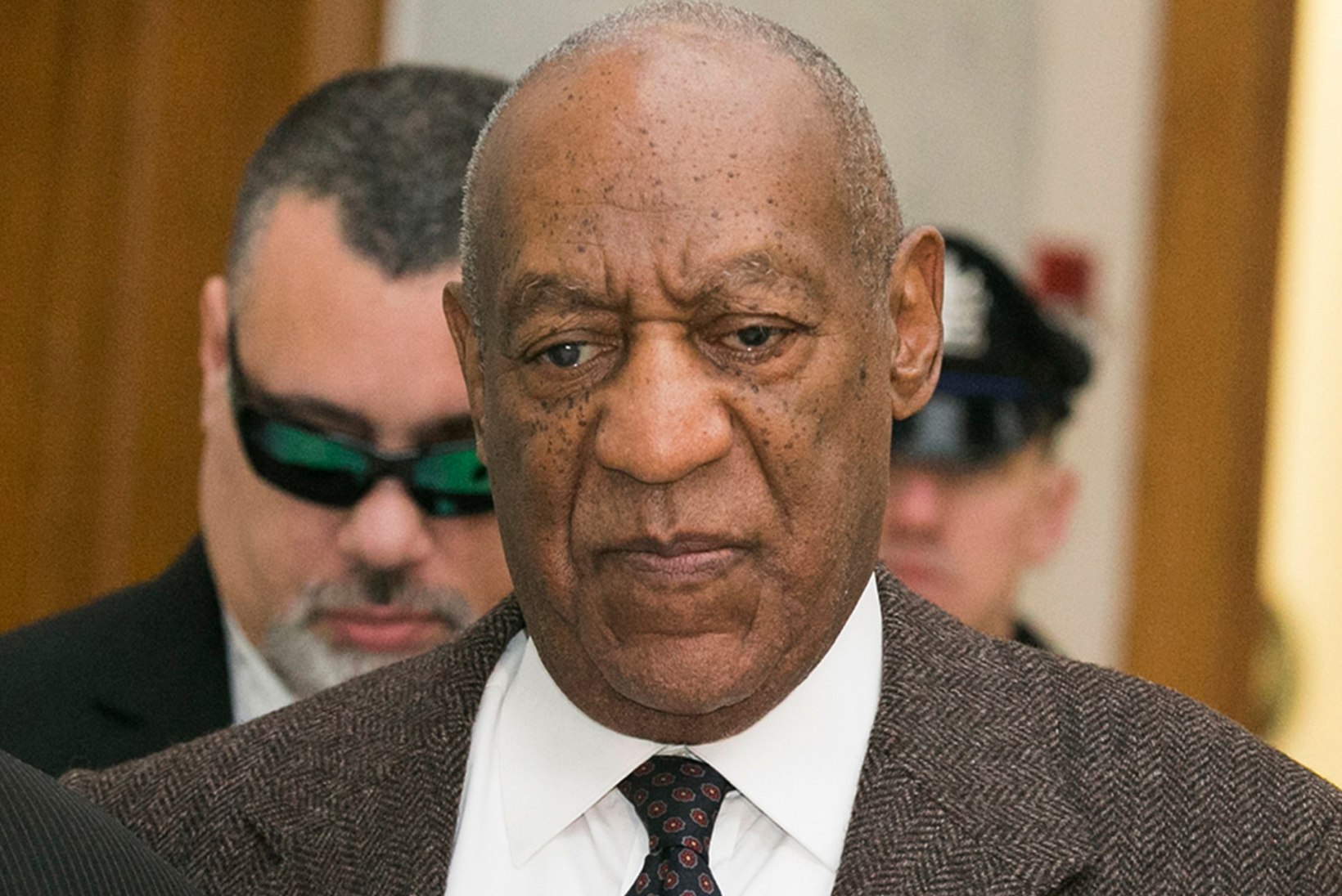 Bill Cosby tunnistas teismeliste neiudega seksimist