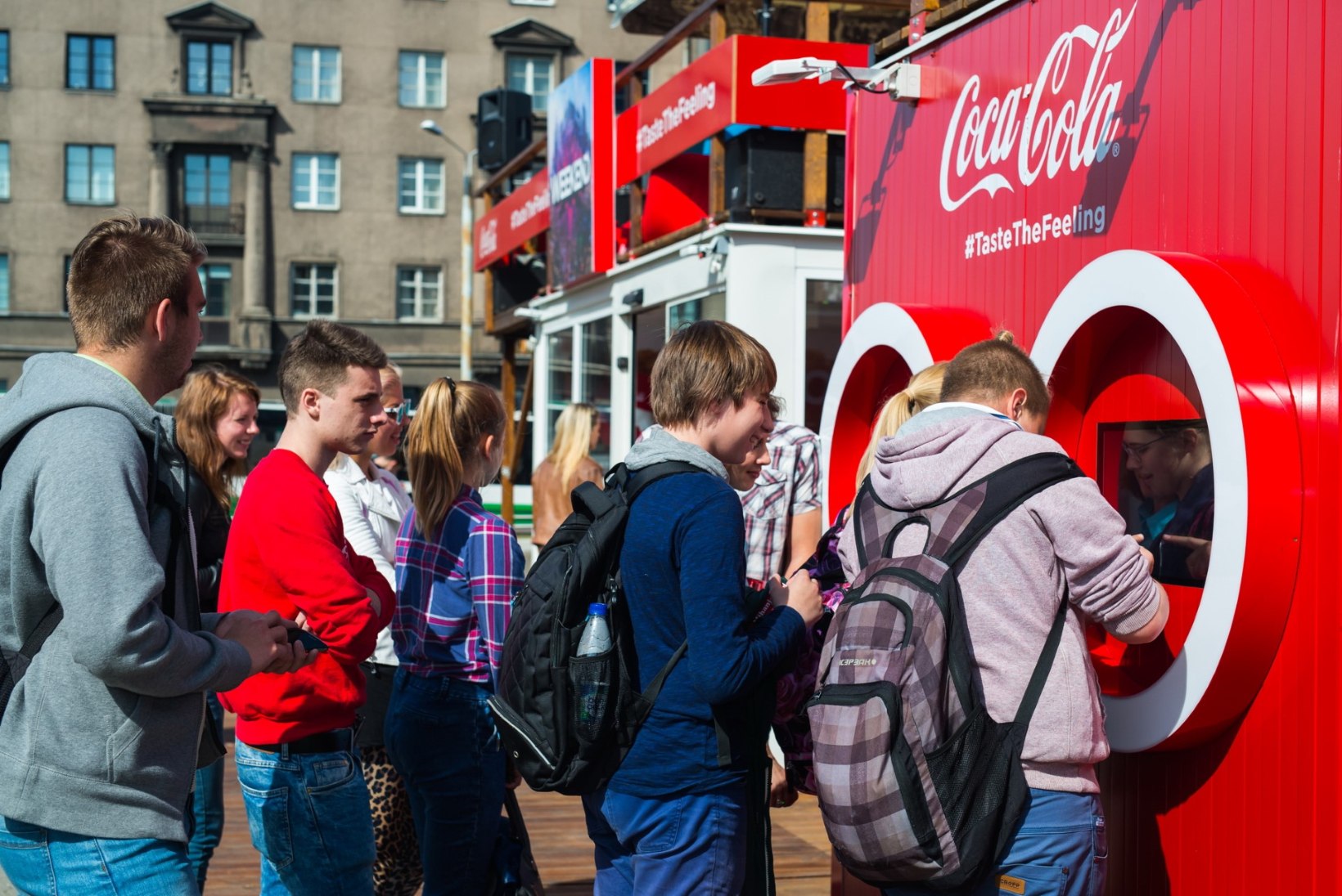 GALERII | Karolin Kuusik näitas, kuidas kanda Coca-Cola moodi