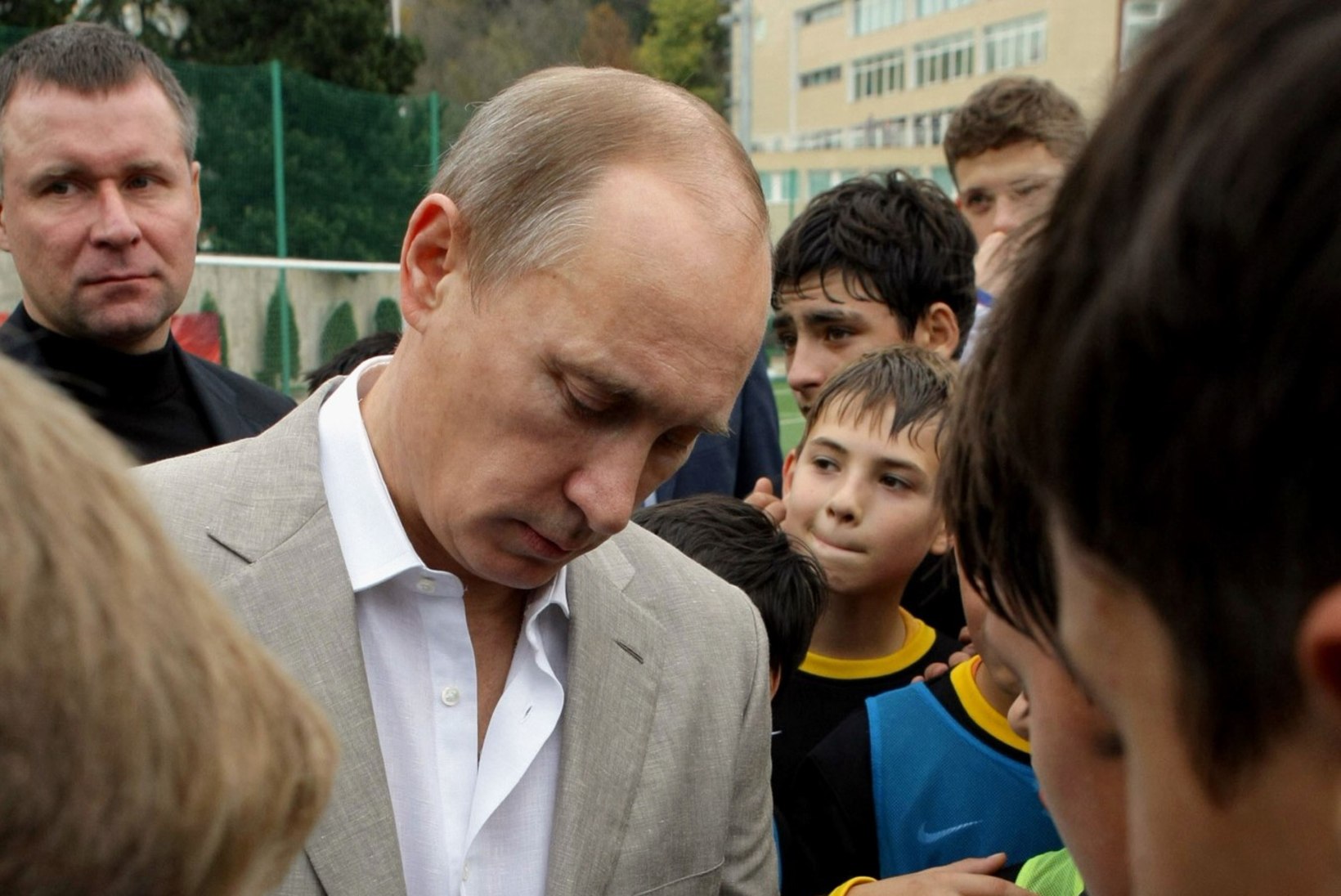 Putini sünnipäevadele kavandatud Eesti - Venemaa jalgpallimatšid võivad ära jääda