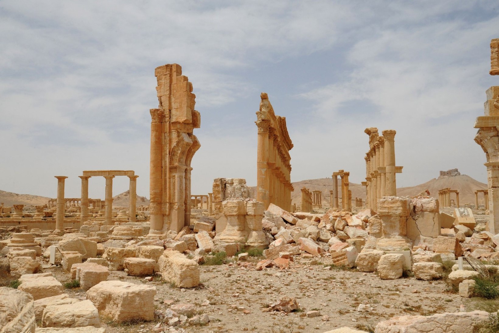 Vene dirigent juhatab orkestrit Palmyra varemetes
