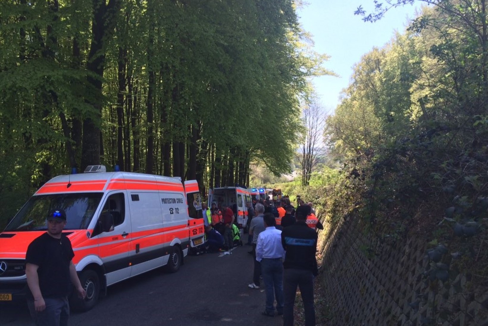 Luksemburgis sõidetaval velotuuril toimus ränk kukkumine, üks eestlane viidi haiglasse