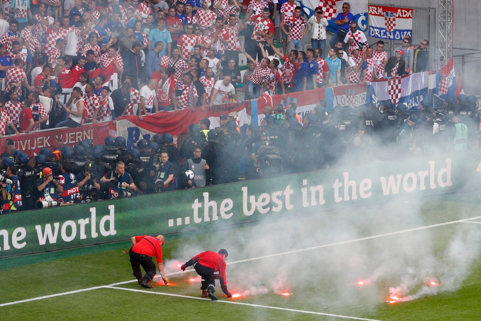 ÕL@EURO2016 | Horvaatia huligaanide laamendamine röövis meeskonnalt mängus Tšehhiga võidu