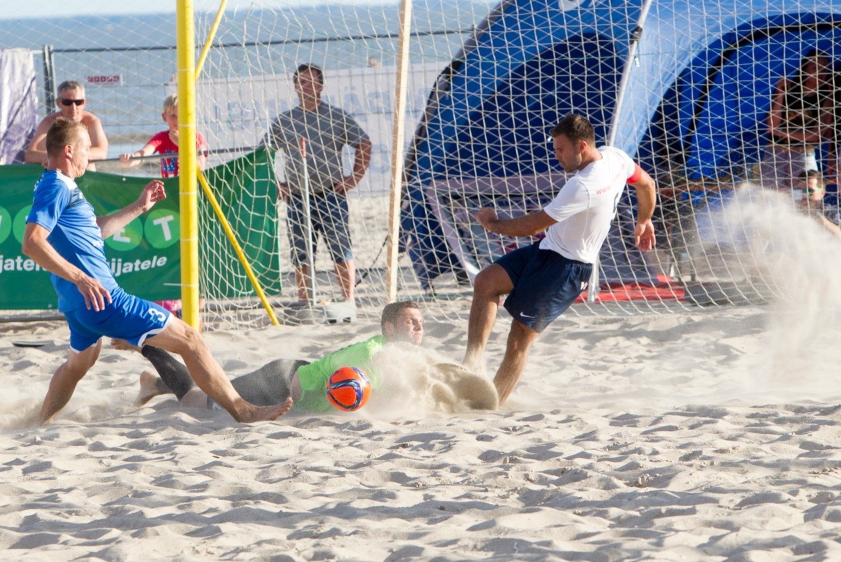 Tormituulte tõttu jääb ära rannajalgpalli meistriliiga esimene etapp