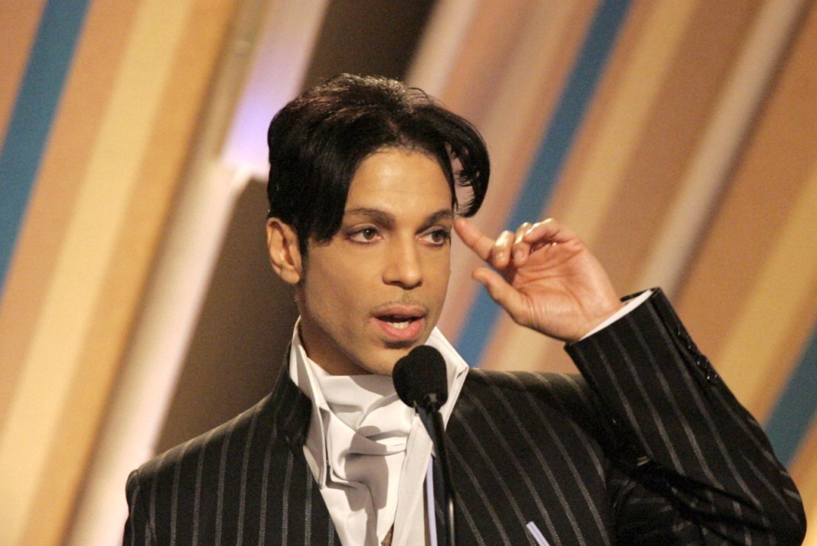 Prince suri opioidide üledoosi