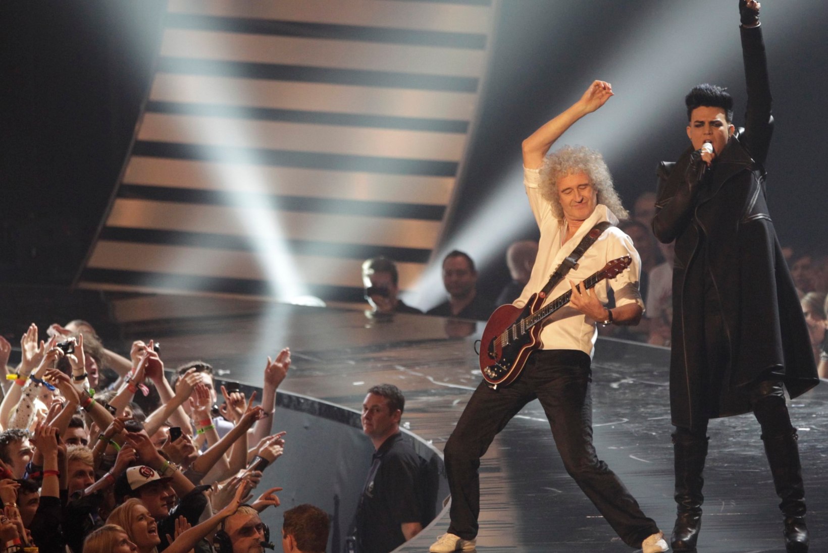 Queeni ja Adam Lamberti kontserdi lava valmib 100 inimese koostöös nelja päevaga