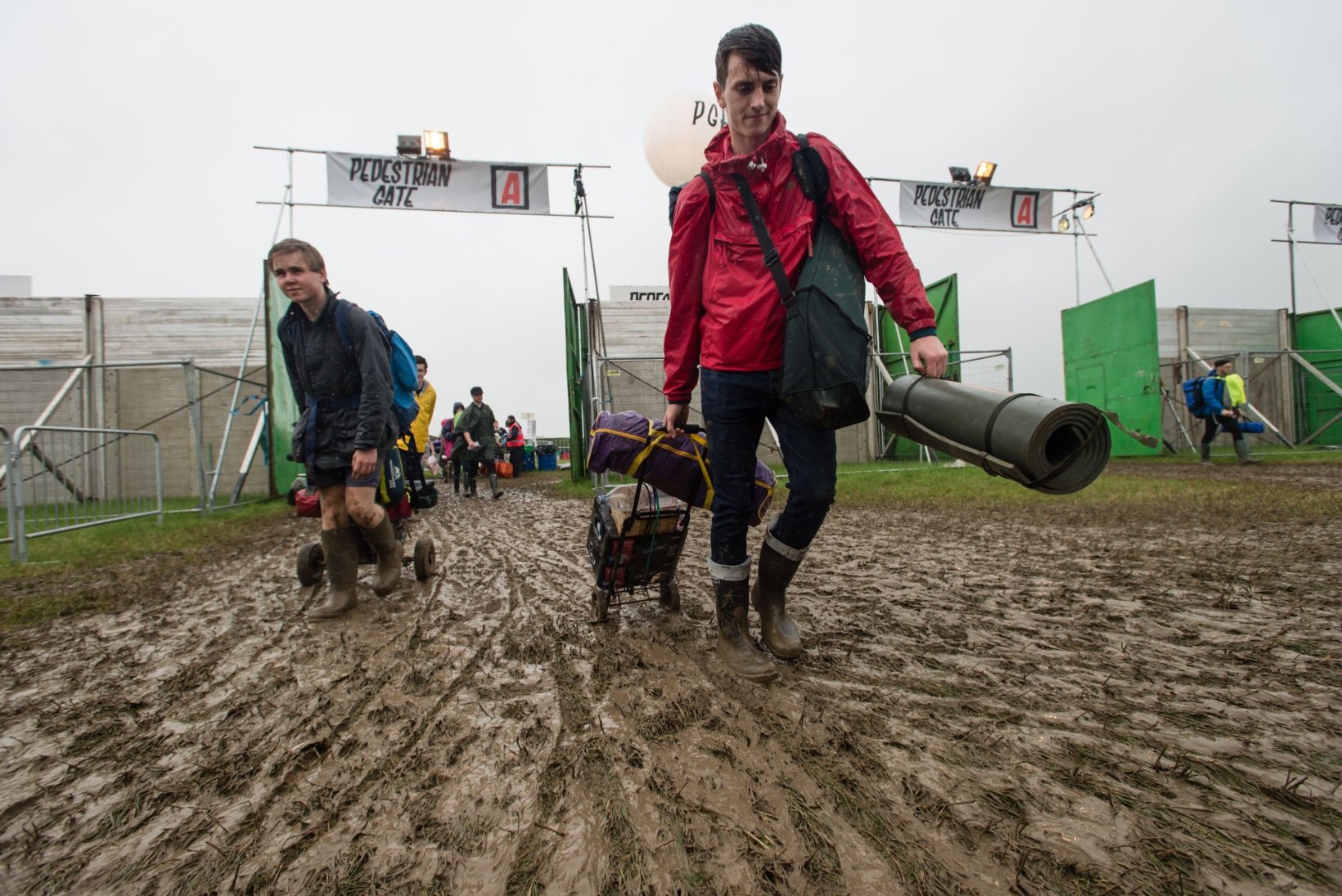 PILTUUDIS | Sügav pori ja lõppematu vihm. Nii algab maailmakuulus Glastonbury festival