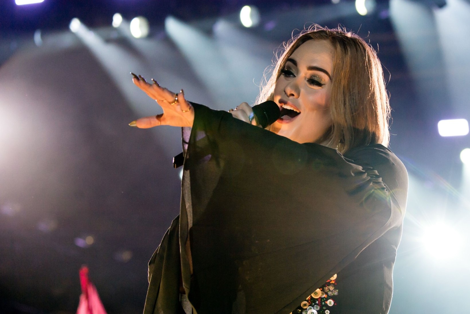 OI-OI! Popikuninganna Adele suutis üheainsa kontserdi jooksul 33 korda ropendada