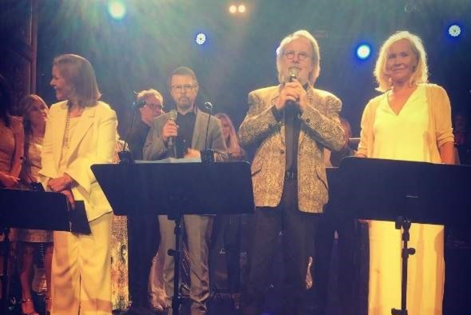 ABBA liikmed astusid taas koos lavale