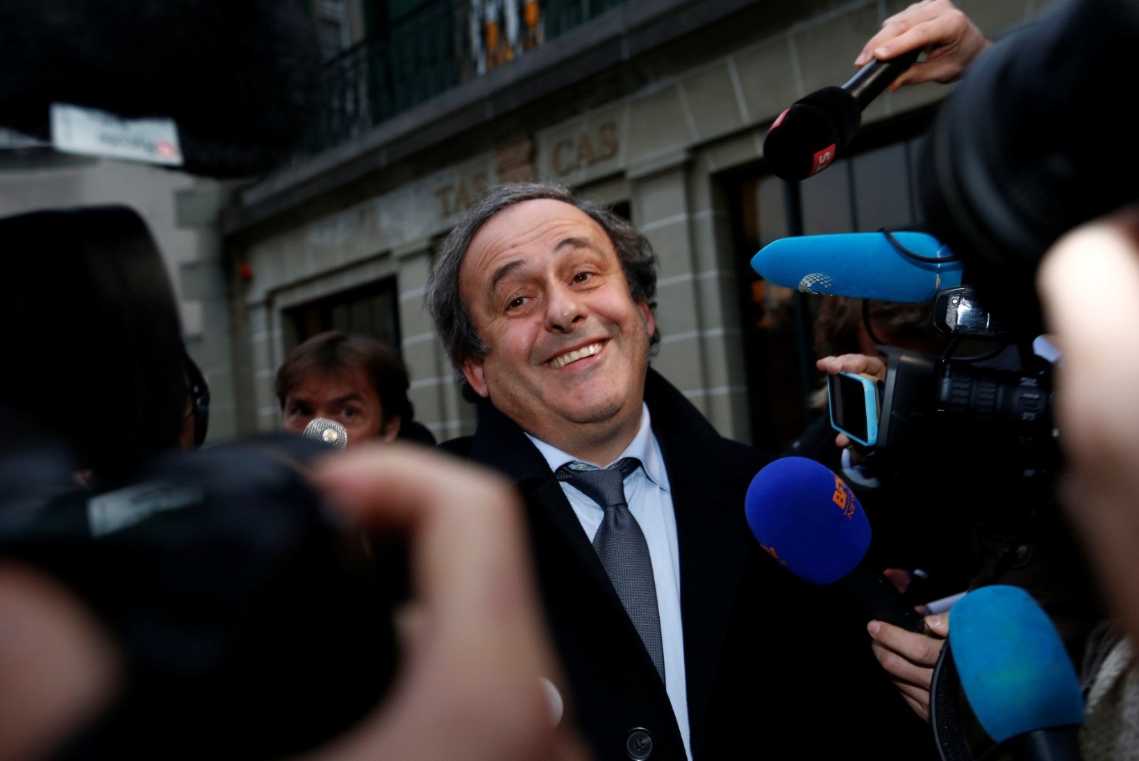 Jalgpallis tegutsemise keelu saanud Michel Platini võib külastada EMi mänge