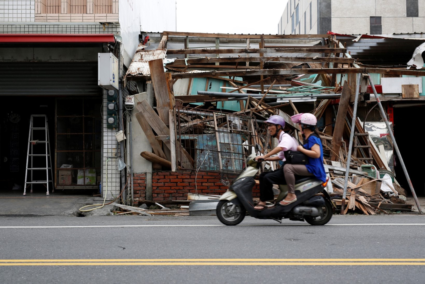 FOTOD MAALT JA KOSMOSEST | Nädalavahetusel möllas Taiwanil ja Hiinas viimase poolsajandi üks suurimaid tormihooaja alguse taifuune