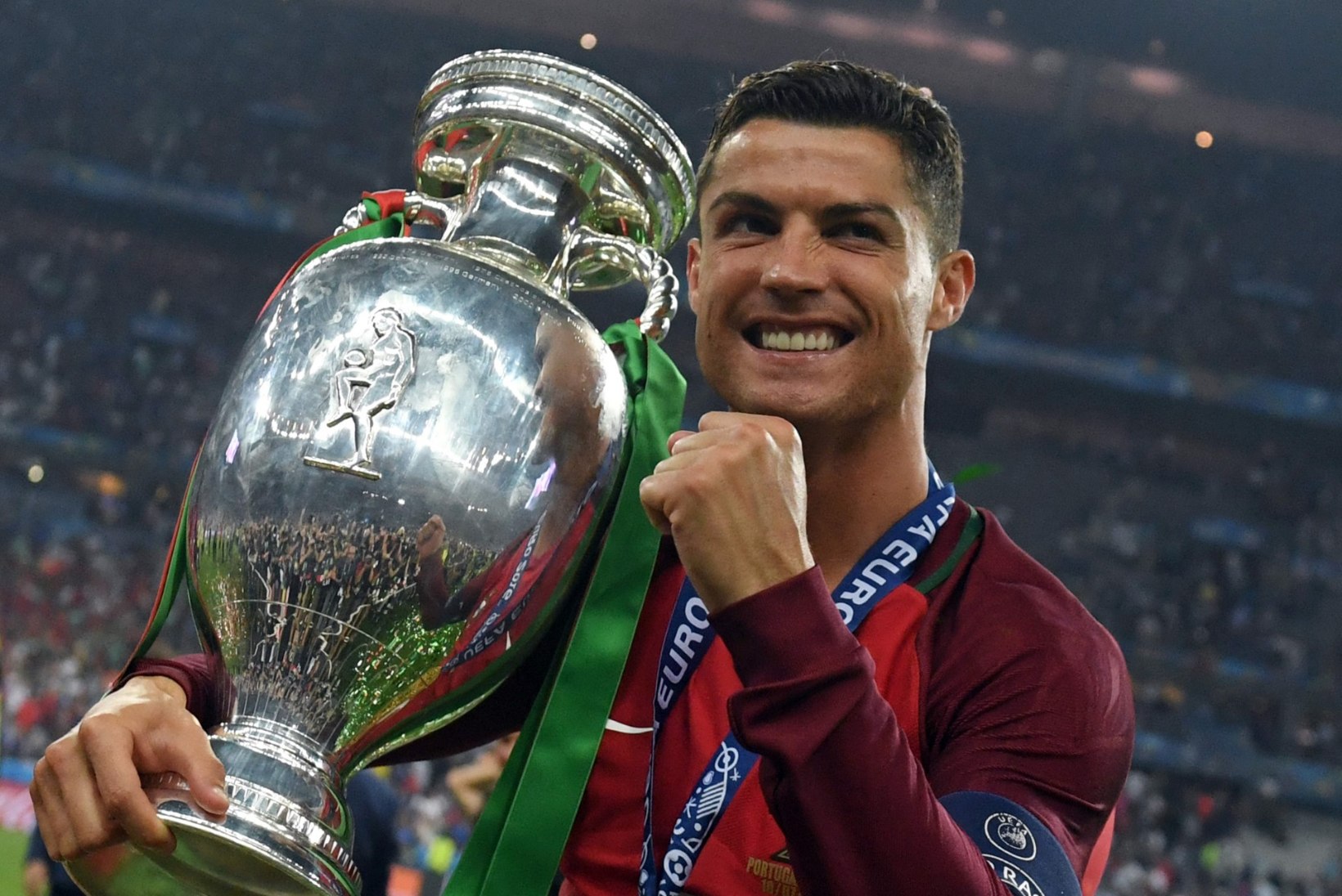 Cristiano Ronaldo jäädvustas end igaveseks jalgpallimaailma suurimate tšempionite sekka