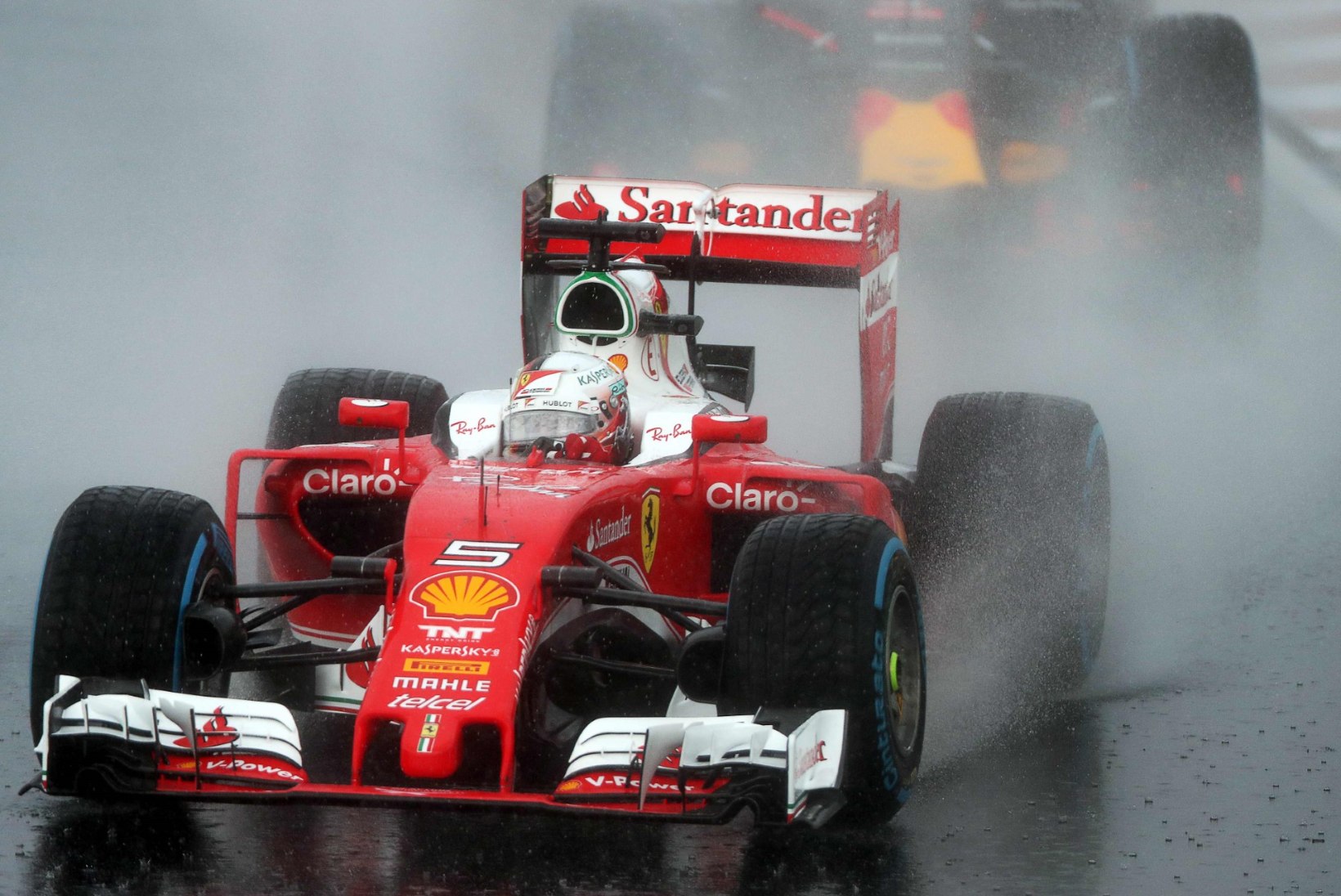 FOTOD | Vaata Ungari GP kvalifikatsiooni möllu - vihm ja väljasõidud!