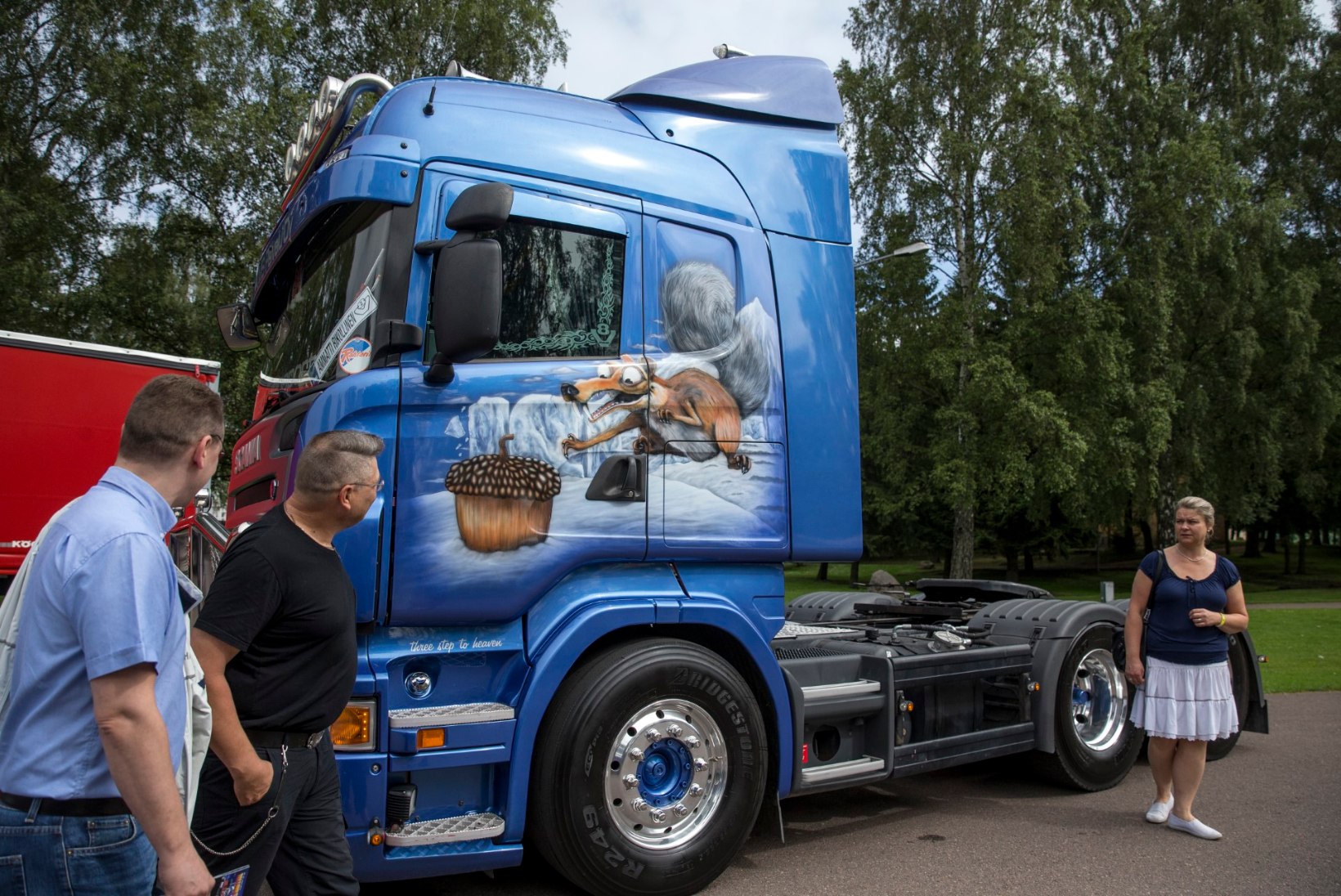 GALERII I Tallinna lauluväljaku vallutasid uhkelt tuunitud veoautod