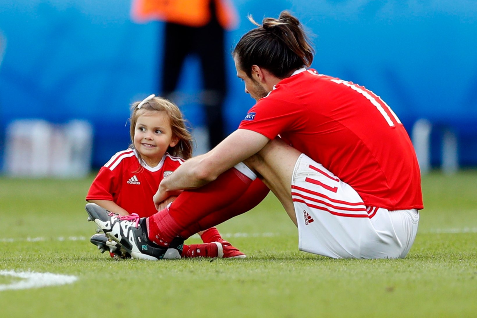 GALERII |  Hüvasti nunnud pildid! UEFA: jätke lapsed koju!