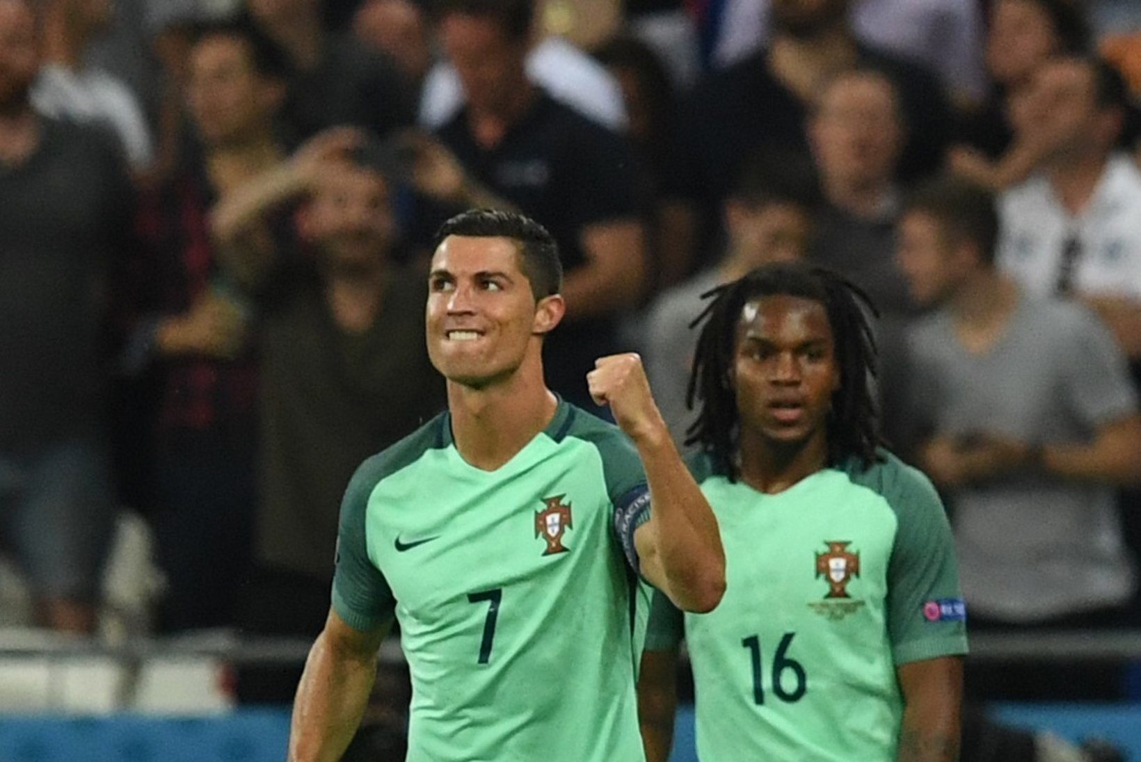 ÕHTULEHT LYONIS | Ronaldo lõi padrunid letti, kõmmutas Walesi auklikuks ja Portugali finaali!