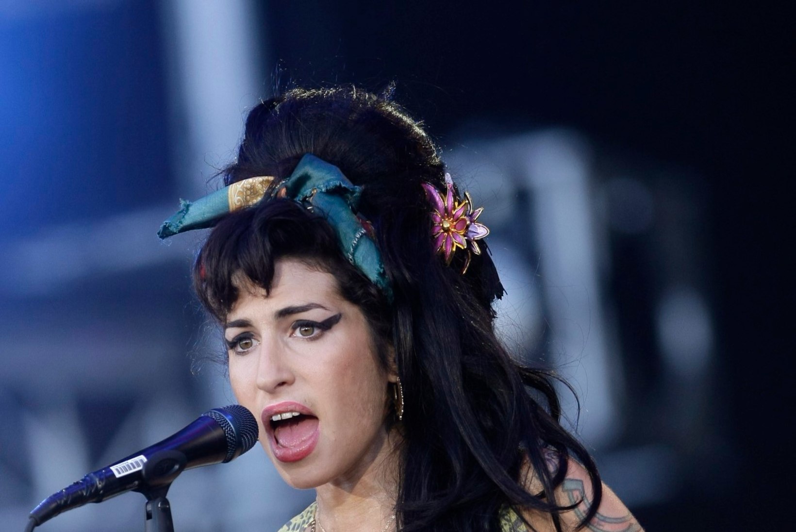 Amy Winehouse'i mälestuseks avatakse naiste võõrutuskeskus