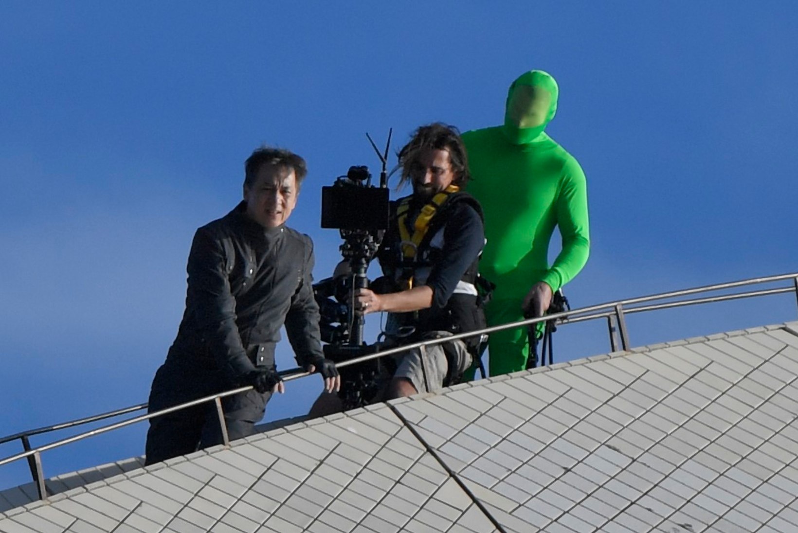 FOTOD | Vanameister teeb endiselt hirmuäratavaid trikke: Jackie Chan ronis uue filmi tarbeks Sydney ooperimaja katusele