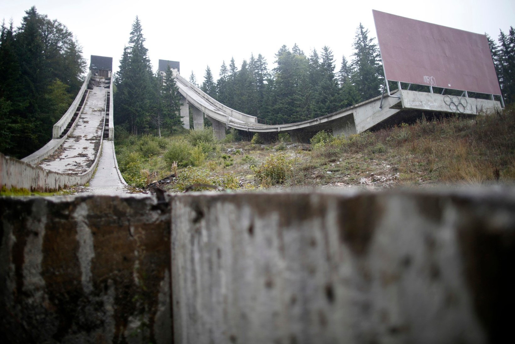 FOTOD | Kurb vaatepilt! Paljud olümpiakohad on maha jäetud ning lagunemas