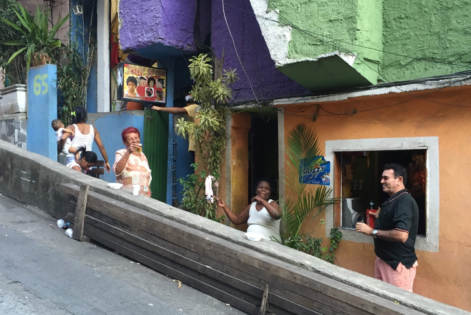 REPORTAAŽ | Elu kurikuulsas favela’s: joogivett ja elektrit ei ole, aga sambarütm hoiab hinge helisemas