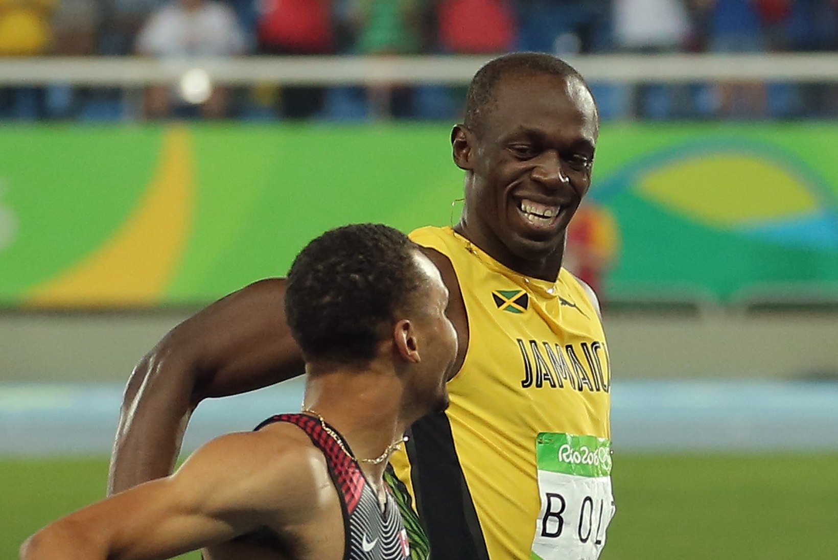 FOTOD JA VIDEO | Bolt lõpetas 200 meetri poolfinaali konkurendiga naerdes